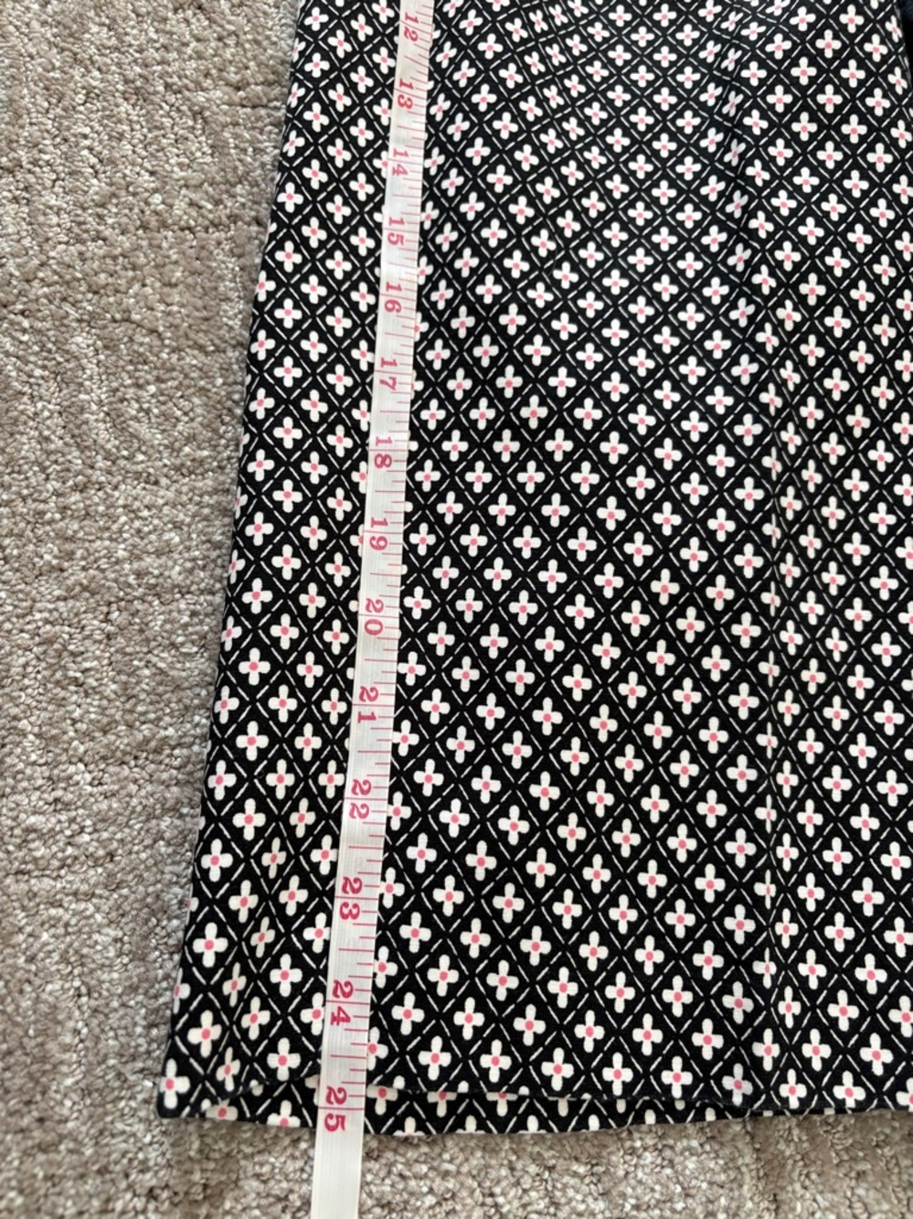 J. Jill Black and White Floral Geometric Pants EUC 🙌 - Picture 6 of 7